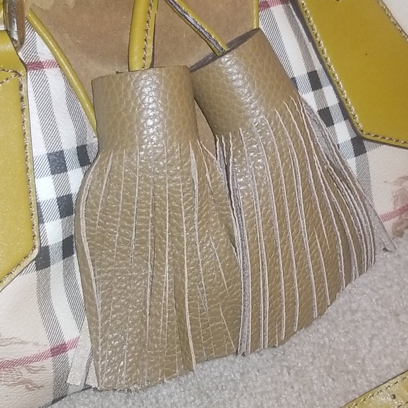 Burberry Plaid Duffle/Travel Leather Tassel Bag - Picture 4 of 15